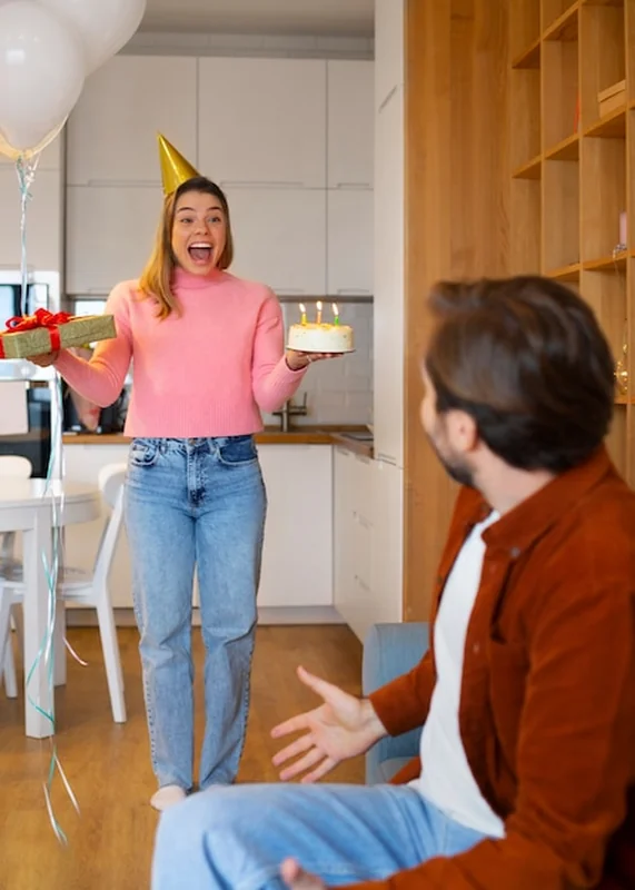 Para świętująca urodziny