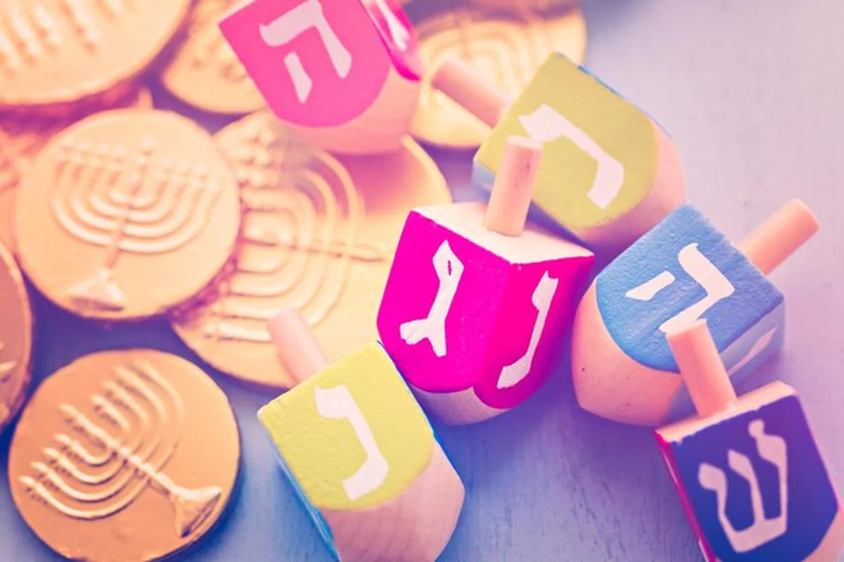 Martwa natura z elementami święta Chanuka